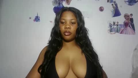 hotty_lora889 online show from November 3, 2025, 8:21 pm