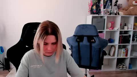 Nessie and Jessie online show from March 13, 2026, 11:39 am