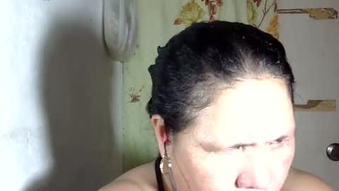 hottycrissy4u online show from May 2, 2026, 4:28 am