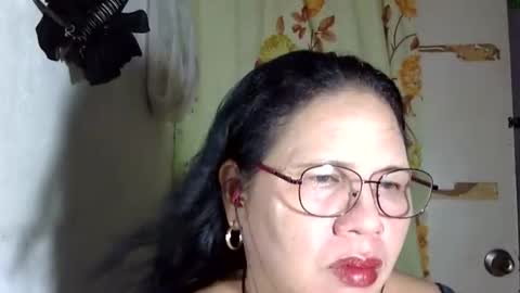 hottycrissy4u online show from May 10, 2026, 3:06 pm
