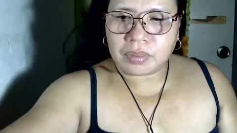 hottycrissy4u online show from May 11, 2026, 5:46 am