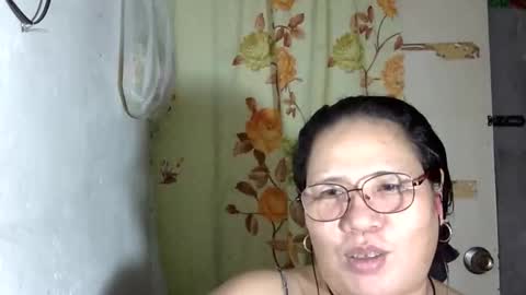 hottycrissy4u online show from May 12, 2026, 7:16 am