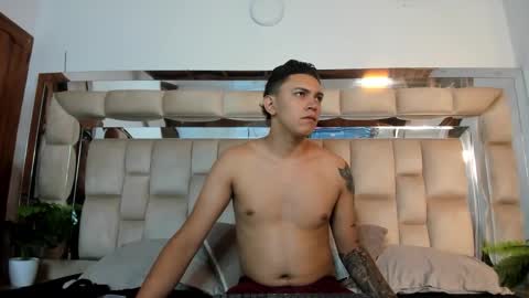 Snapshot of hotvolltage chatting on November 6, 2025, 12:17 pm online show from November 6, 2025, 12:17 pm