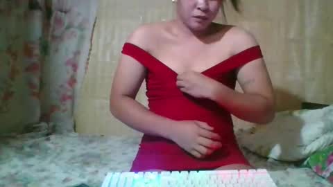 hotwild4uxx online show from May 4, 2026, 1:40 pm
