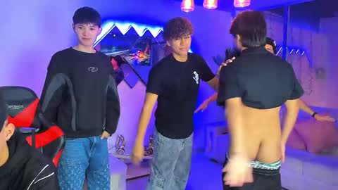 Snapshot of houseofwarrios chatting on March 14, 2026, 5:35 am we are Harry Jersi pablo and our mod talco online show from March 14, 2026, 5:35 am