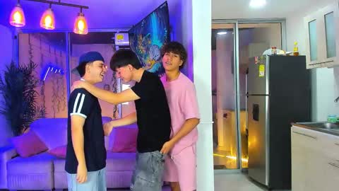 Snapshot of houseofwarrios chatting on March 27, 2026, 8:26 am we are Harry Jersi pablo and our mod talco online show from March 27, 2026, 8:26 am