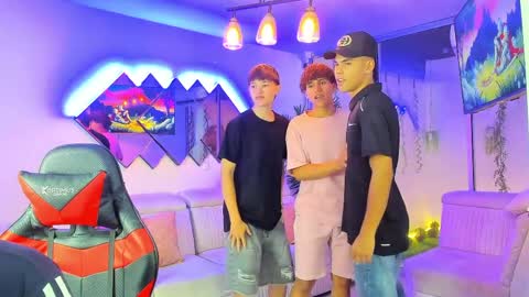 Snapshot of houseofwarrios chatting on April 7, 2026, 6:03 am we are Harry Jersi pablo and our mod talco online show from April 7, 2026, 6:03 am