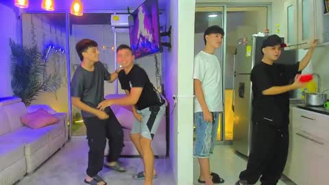 Snapshot of houseofwarrios chatting on April 14, 2026, 5:35 am we are Harry Jersi pablo and our mod talco online show from April 14, 2026, 5:35 am