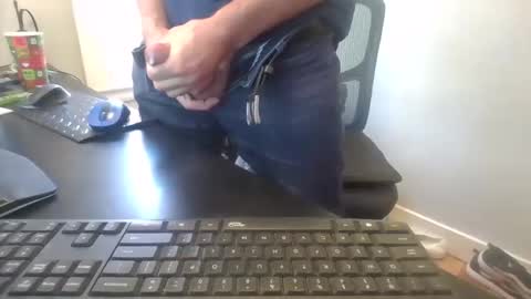 hoverday online show from November 24, 2025, 3:12 pm