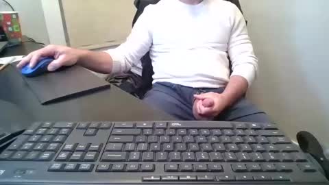 hoverday online show from December 19, 2025, 9:22 pm