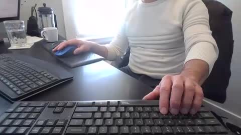 hoverday online show from February 5, 2026, 5:39 pm