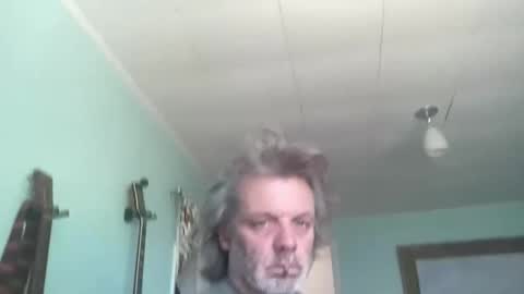 Snapshot of howlingatnothing chatting on December 18, 2025, 6:25 pm howlingatnothing online show from December 18, 2025, 6:25 pm