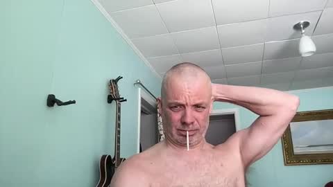 Snapshot of howlingatnothing chatting on February 22, 2026, 2:48 pm howlingatnothing online show from February 22, 2026, 2:48 pm