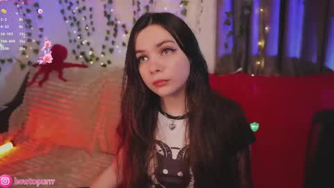 Mia online show from May 20, 2026, 6:47 pm