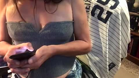 Snapshot of hubertcomberdale chatting on January 7, 2025, 11:24 pm Hubert Cumberdale online show from January 7, 2025, 11:24 pm