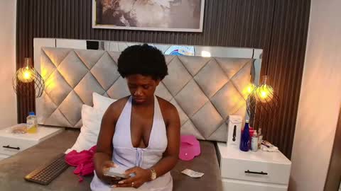 Snapshot of huddah_cam chatting on September 16, 2025, 11:11 am huddah online show from September 16, 2025, 11:11 am