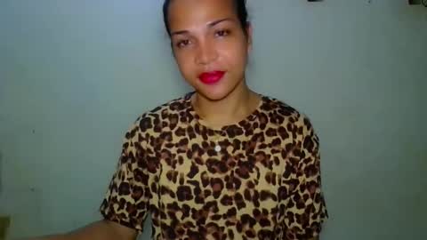 Snapshot of hugcock69_precious chatting on December 2, 2024, 6:32 pm Precious online show from December 2, 2024, 6:32 pm