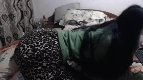 hugeassdevil online show from November 24, 2025, 10:04 am