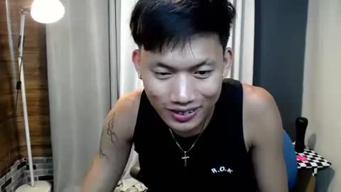 hugecockjames09 online show from October 19, 2025, 10:38 am