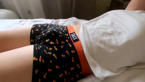 Snapshot of hugecumshots1 chatting on January 22, 2025, 10:37 pm HugeCumshots online show from January 22, 2025, 10:37 pm