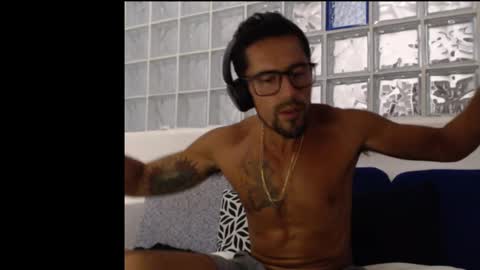 Colombian Milkman online show from February 13, 2025, 2:56 am