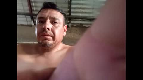 hugopaqui57 online show from November 2, 2025, 10:12 pm