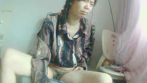 hujiajia520321431 online show from October 18, 2025, 6:05 am