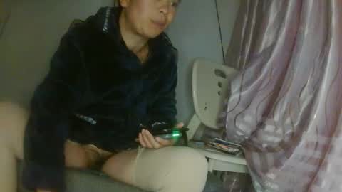 hujiajia520321431 online show from October 23, 2025, 12:04 pm