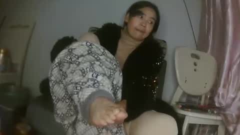 hujiajia520321431 online show from November 30, 2025, 11:25 am