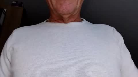 hundeleine online show from October 6, 2025, 6:00 am