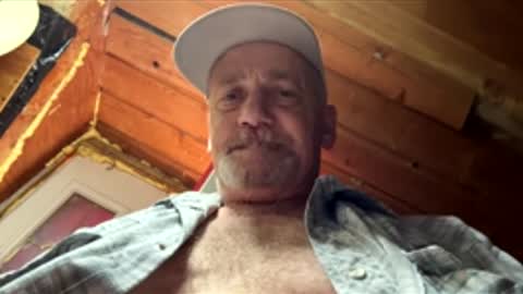 Snapshot of hung34u chatting on June 7, 2026, 2:43 pm hung34u online show from June 7, 2026, 2:43 pm