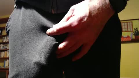 Big uncut cock dripping online show from January 8, 2025, 5:37 am