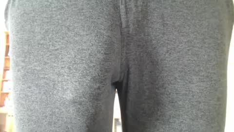 Big uncut cock dripping online show from February 11, 2025, 6:33 pm