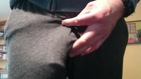 Big uncut cock dripping online show from February 15, 2025, 12:15 am