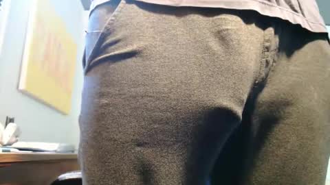 Snapshot of hung_hot_fit10 chatting on April 17, 2026, 1:14 pm Big uncut cock dripping online show from April 17, 2026, 1:14 pm