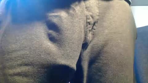 Snapshot of hung_hot_fit10 chatting on April 20, 2026, 9:05 pm Big uncut cock dripping online show from April 20, 2026, 9:05 pm