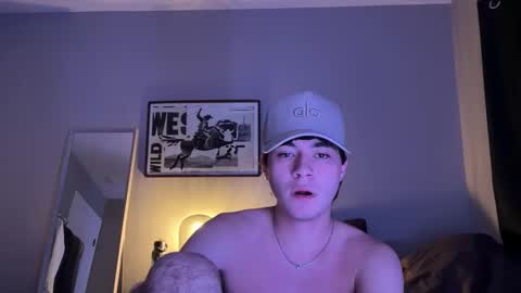 Snapshot of hungc0llegejock chatting on October 28, 2025, 1:42 am hungc0llegejock online show from October 28, 2025, 1:42 am