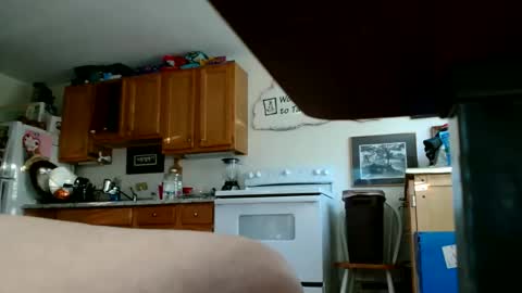 hunglikeahorse063790 online show from April 24, 2026, 10:34 pm