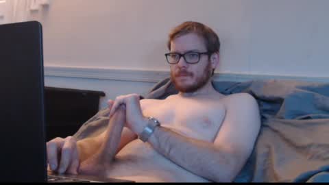 Snapshot of hungmysterio chatting on December 1, 2024, 9:26 pm HungMysterio online show from December 1, 2024, 9:26 pm