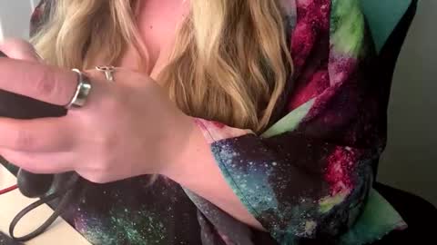 Hungry Horny Hippo online show from April 8, 2026, 11:37 pm