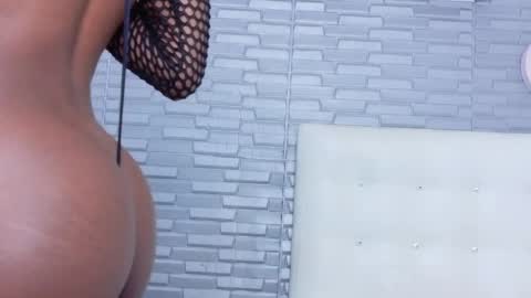 Snapshot of hungry_pussy18 chatting on December 17, 2025, 2:01 pm sasha online show from December 17, 2025, 2:01 pm