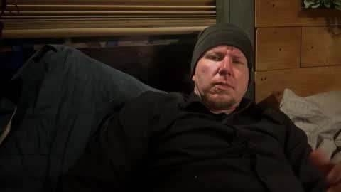 Snapshot of hungsingledad79 chatting on December 20, 2024, 5:04 am HuingsingleDad79 online show from December 20, 2024, 5:04 am