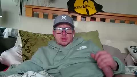 Snapshot of hungsingledad79 chatting on March 17, 2026, 3:26 pm HuingsingleDad79 online show from March 17, 2026, 3:26 pm