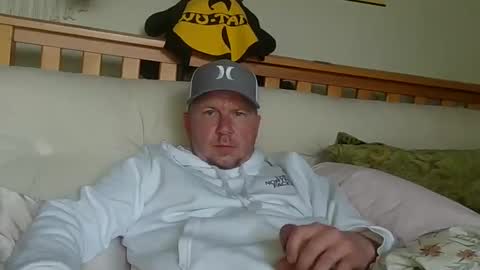 Snapshot of hungsingledad79 chatting on March 20, 2026, 7:41 pm HuingsingleDad79 online show from March 20, 2026, 7:41 pm