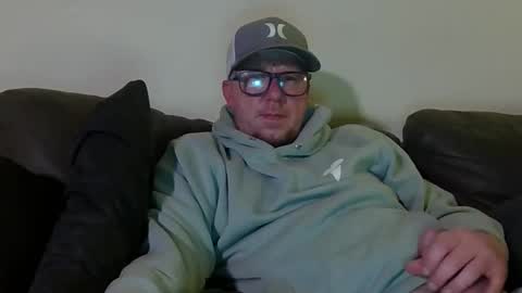 Snapshot of hungsingledad79 chatting on March 31, 2026, 9:10 am HuingsingleDad79 online show from March 31, 2026, 9:10 am