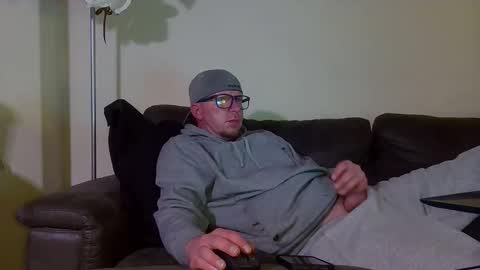 Snapshot of hungsingledad79 chatting on April 1, 2026, 9:43 am HuingsingleDad79 online show from April 1, 2026, 9:43 am