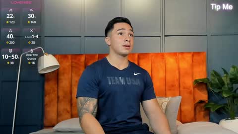 hunk_ryan online show from February 8, 2025, 4:14 pm