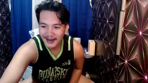 hunkylloyd online show from December 18, 2024, 5:15 am