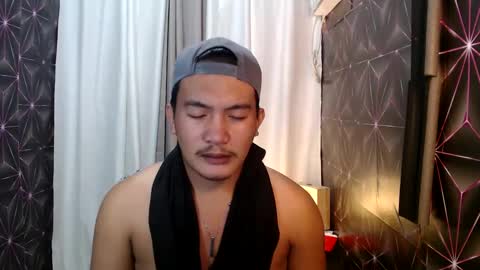 hunkylloyd online show from December 29, 2024, 2:42 pm