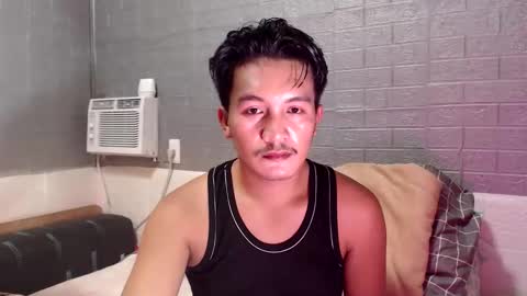 hunkylloyd online show from April 4, 2026, 3:05 am